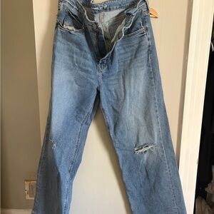 Old Navy women’s Light Blue Relaxed Jeans